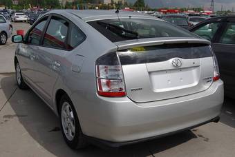 2004 Toyota Prius Pictures