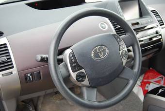 2004 Toyota Prius Photos