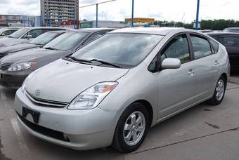 2004 Toyota Prius Pictures