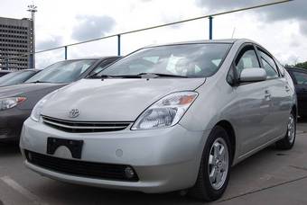 2004 Toyota Prius Photos