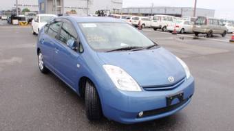 2004 Toyota Prius Pics