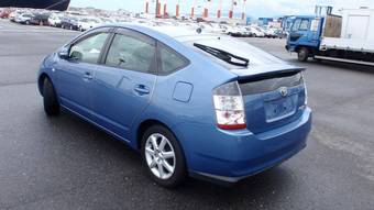 2004 Toyota Prius Pictures