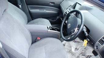 2004 Toyota Prius Pictures