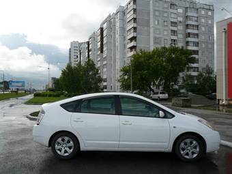 2004 Toyota Prius Pictures