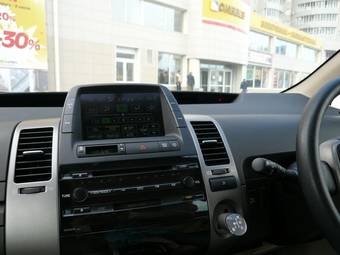 2004 Toyota Prius Photos