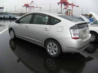 2004 Toyota Prius Pictures