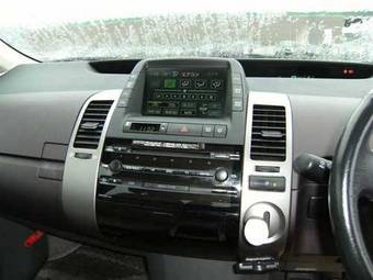 2004 Toyota Prius Photos