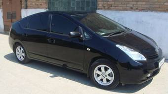 2004 Toyota Prius Pictures