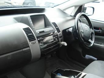 2004 Toyota Prius Pictures