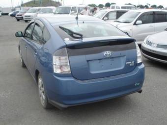 2004 Toyota Prius Photos