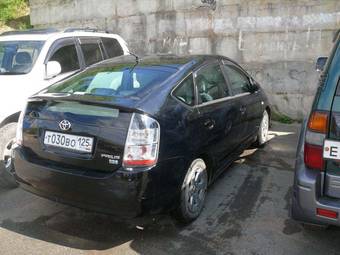 2004 Toyota Prius Pictures