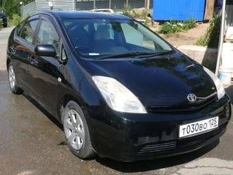 2004 Toyota Prius Photos