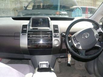 2004 Toyota Prius Photos