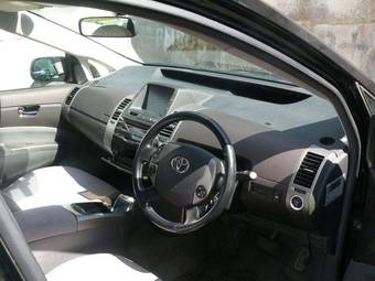 2004 Toyota Prius Images