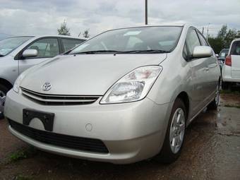 2004 Toyota Prius Pictures