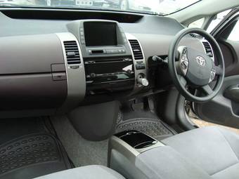 2004 Toyota Prius Photos