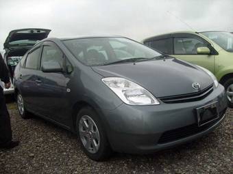 2004 Toyota Prius Pictures