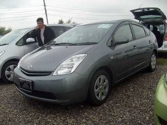 2004 Toyota Prius Pictures