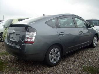 2004 Toyota Prius Photos