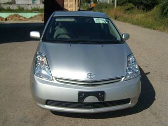 2004 Toyota Prius Pictures