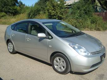 2004 Toyota Prius Photos