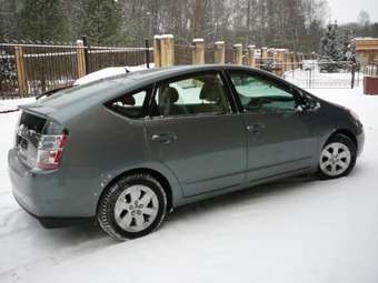 2005 Toyota Prius Pics