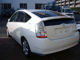 2005 Toyota Prius Wallpapers