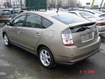 2005 Toyota Prius Pics
