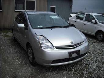 2005 Toyota Prius Pics