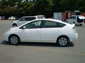 2005 Toyota Prius Wallpapers