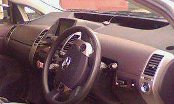 2005 Toyota Prius Images