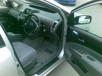 2005 Toyota Prius Pics
