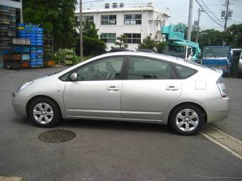 2005 Toyota Prius Pics