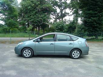 2005 Toyota Prius Pics