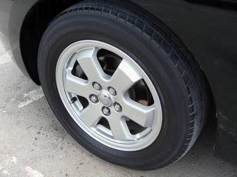 2005 Toyota Prius Images