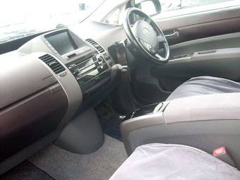 2005 Toyota Prius Pics