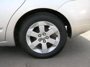 2005 Toyota Prius Photos