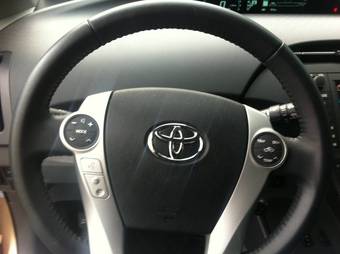 2011 Toyota Prius Pics