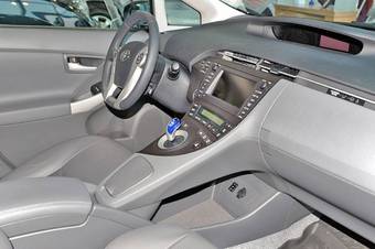 2011 Toyota Prius Photos