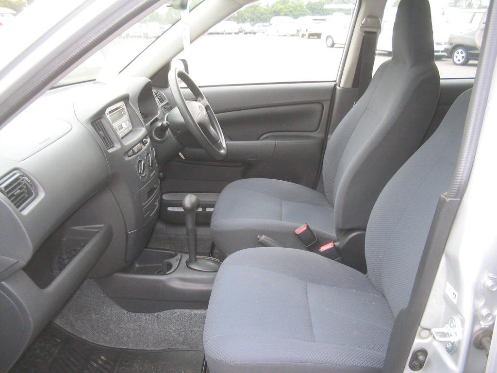 2002 Toyota Probox Photos
