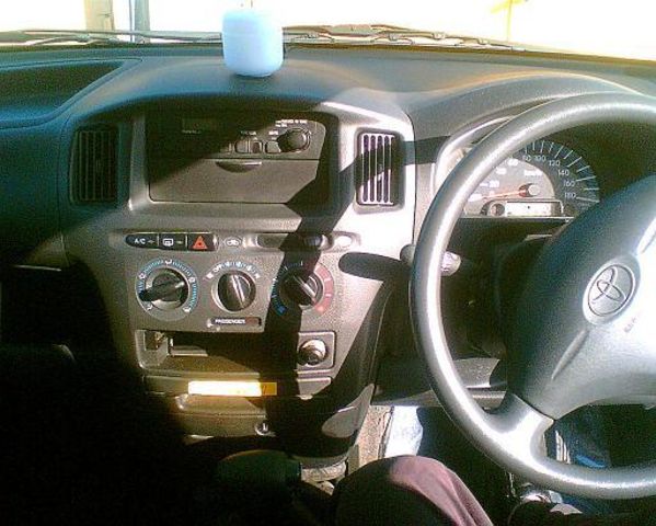 2004 Toyota Probox
