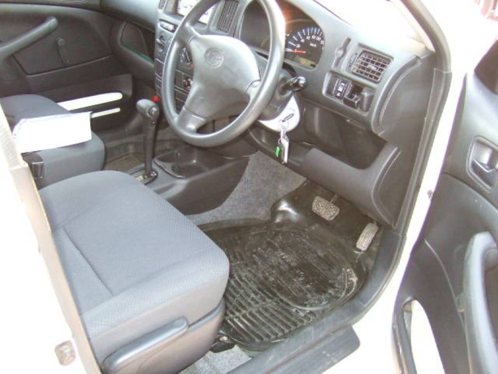 2004 Toyota Probox