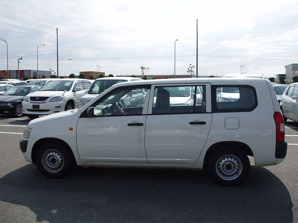 2004 Toyota Probox