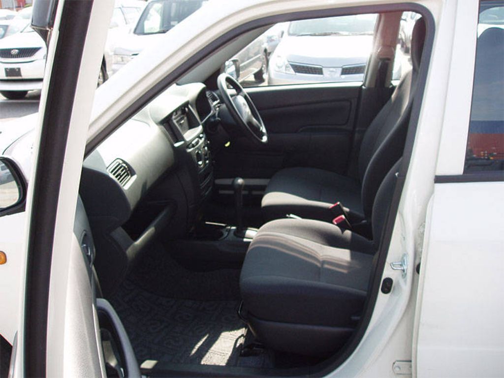 2004 Toyota Probox