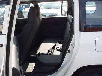2004 Toyota Probox Pics