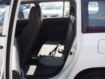 2004 Toyota Probox Images