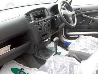 2004 Toyota Probox Pictures