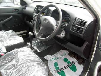 2004 Toyota Probox Photos