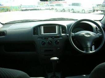 2004 Toyota Probox Images