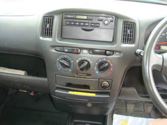 2005 Toyota Probox Pics